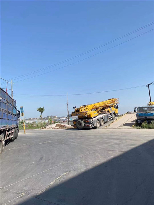 大连市25吨吊车的租赁价格大概是多少？